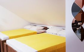 Central Studio APT w/Parking, Garden&BBQ
